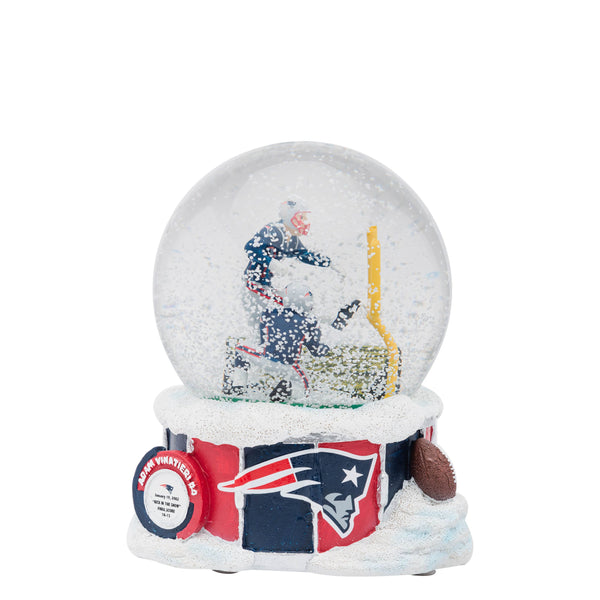 Merry Christmas New England Patriots NFL Santa And Reindeer Ornaments -  Banantees