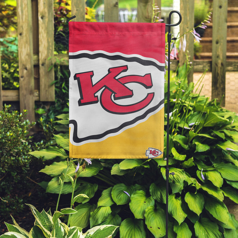 Kansas City Chiefs NFL Colorblock Helmet Garden Flag