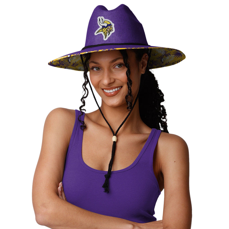 Women's Purple Pirate Hat With Feathers