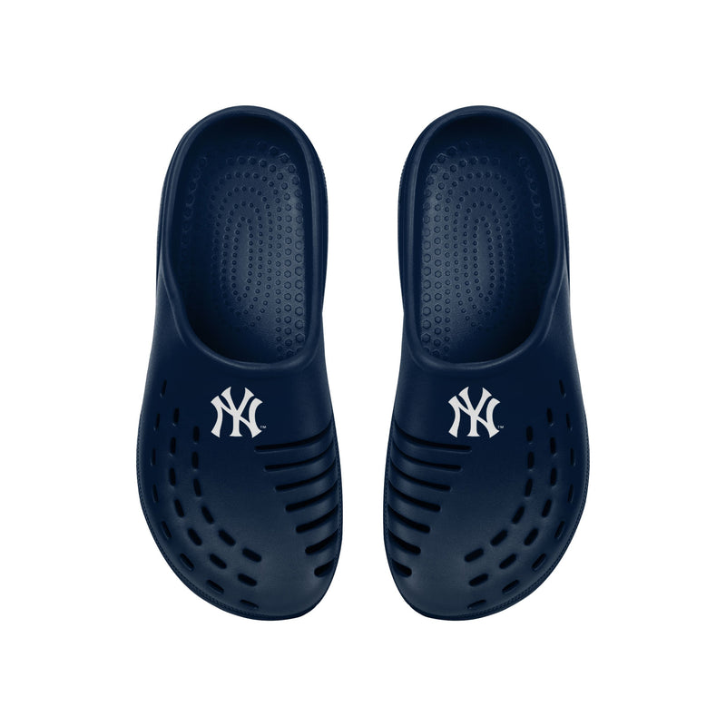 New York Yankees Navy FOCO Big Logo Sherpa-Lined Clog Slippers